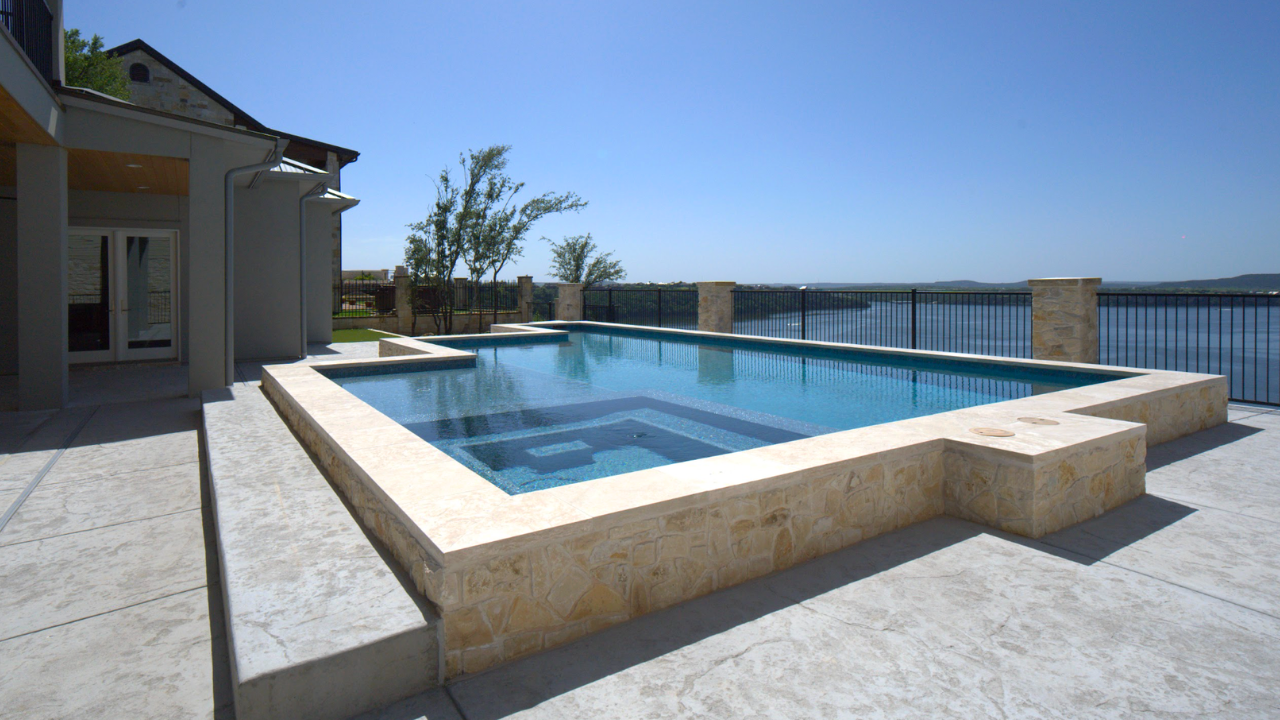 Custom Pools & Spas